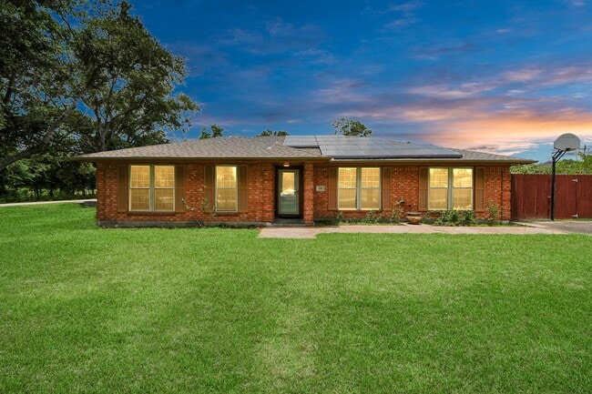 property at 118 Estate Dr