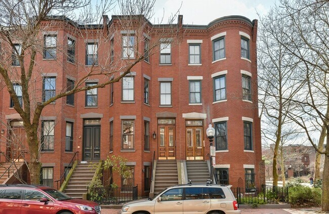 36 Holyoke St, Unit 1 in Boston, MA - Foto de edificio - Building Photo