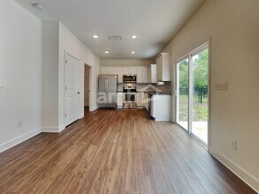 8498 Highfield Ave in Jacksonville, FL - Building Photo - Building Photo