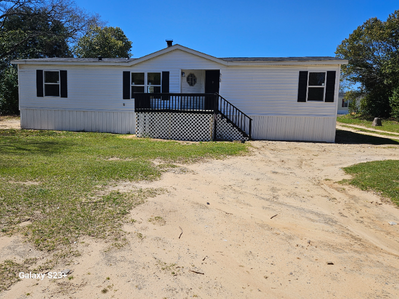 628 Martin Smith Rd in Gilbert, SC - Building Photo