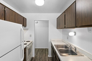 Pinckney Apartments in Pinckney, MI - Building Photo