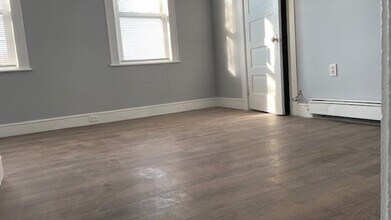 58 Federal Ave, Unit 2 in Quincy, MA - Building Photo - Building Photo