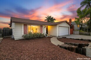 10125 Maple Tree Rd in Santee, CA - Building Photo