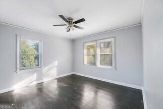 147 Burnside St, Unit 4 in Jonesboro, GA - Foto de edificio - Building Photo