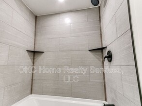 1812 W Noble Ave in Guthrie, OK - Building Photo - Building Photo