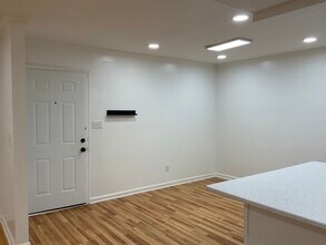 1010 Woodland Vlg, Unit 1010 in Vestavia Hills, AL - Foto de edificio - Building Photo