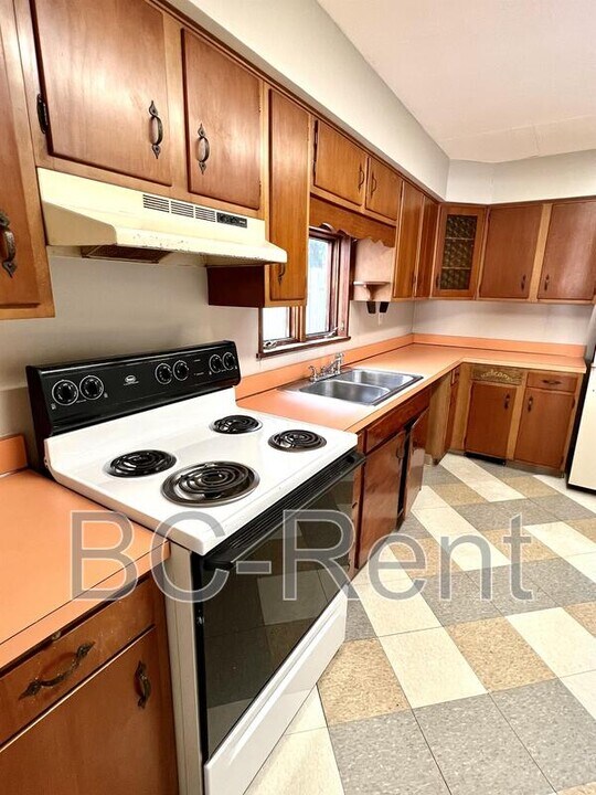 1124 4th Ave in Beaver Falls, PA - Building Photo