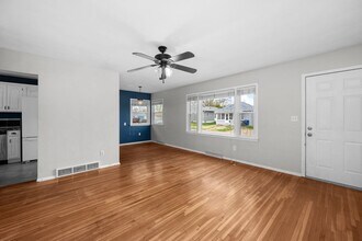 1815 Cody St in Bettendorf, IA - Foto de edificio - Building Photo