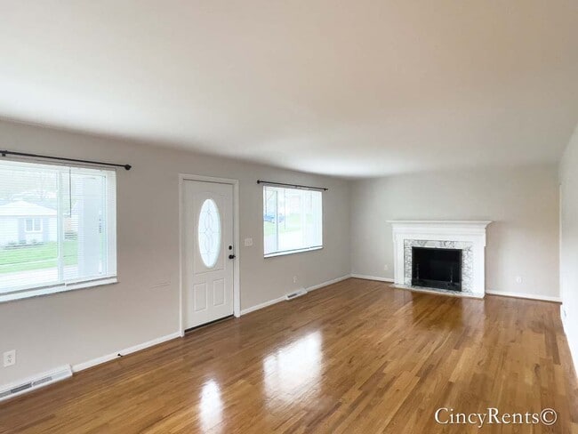 1228 Meriweather Ave in Cincinnati, OH - Foto de edificio - Building Photo