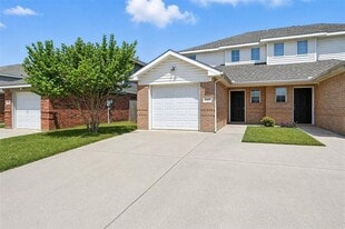 1317 Village Garden Dr in Azle, TX - Building Photo