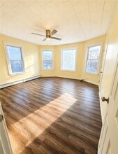 495 Broad St in Cumberland, RI - Building Photo - Building Photo