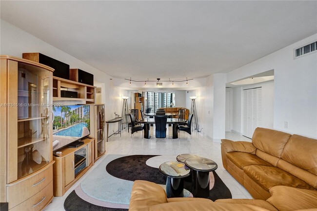 3610 Yacht Club Dr in Aventura, FL - Foto de edificio - Building Photo
