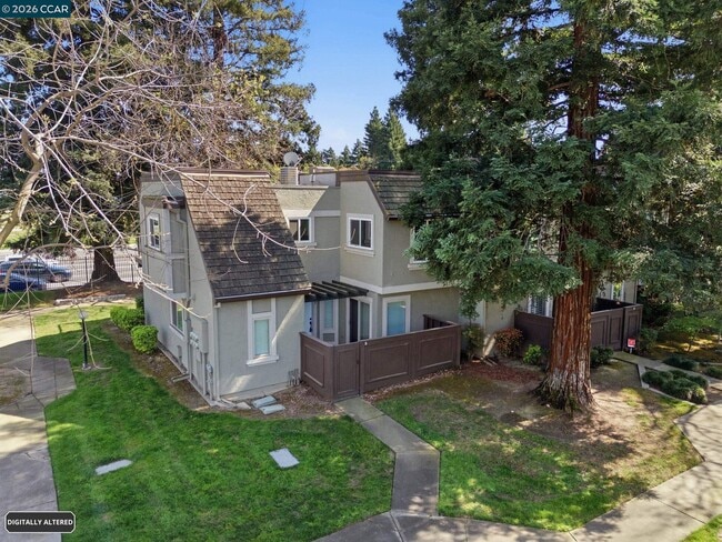 102 Luna Grande Cir in Sacramento, CA - Building Photo - Building Photo