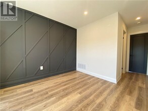 15 Greenaway Ave in Hamilton, ON - Building Photo - Building Photo