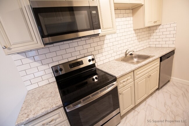 803 Plate St, Unit 108 in Rochester, MI - Building Photo - Building Photo