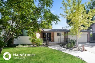 10708 Varese Ln in Northglenn, CO - Building Photo