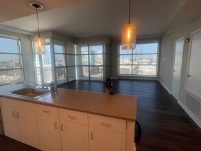 521 President Clinton Ave in Little Rock, AR - Building Photo - Building Photo