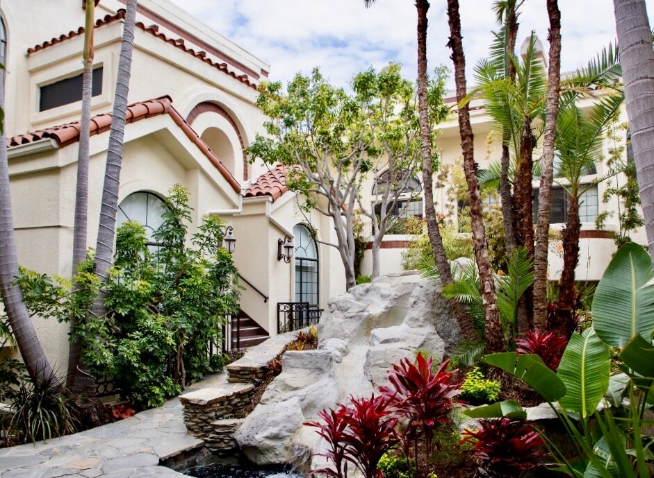 3815 McLaughlin Ave in Los Angeles, CA - Building Photo