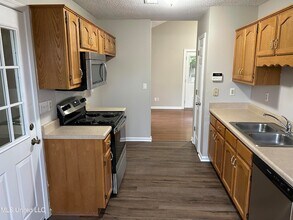 6589 Pleasant Acres Dr in Olive Branch, MS - Foto de edificio - Building Photo