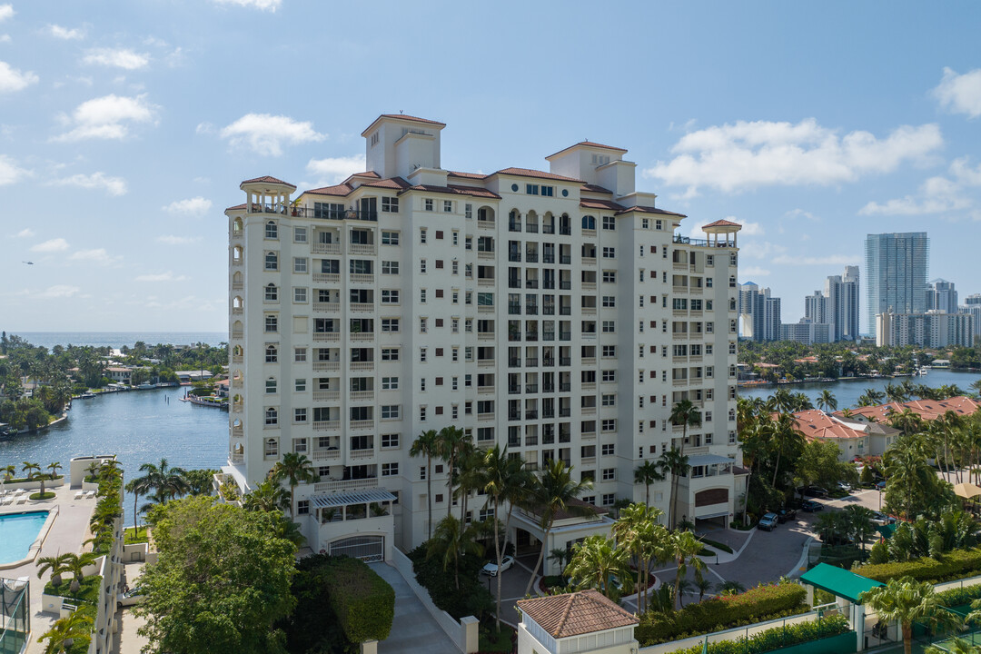 Bella Vista in Miami, FL - Foto de edificio