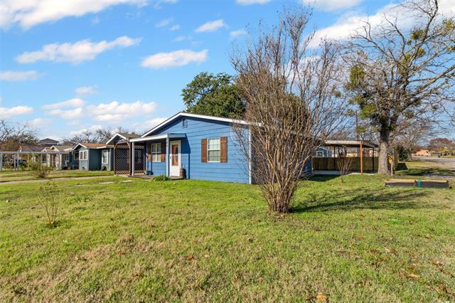 902 Turner St in Cleburne, TX - Building Photo