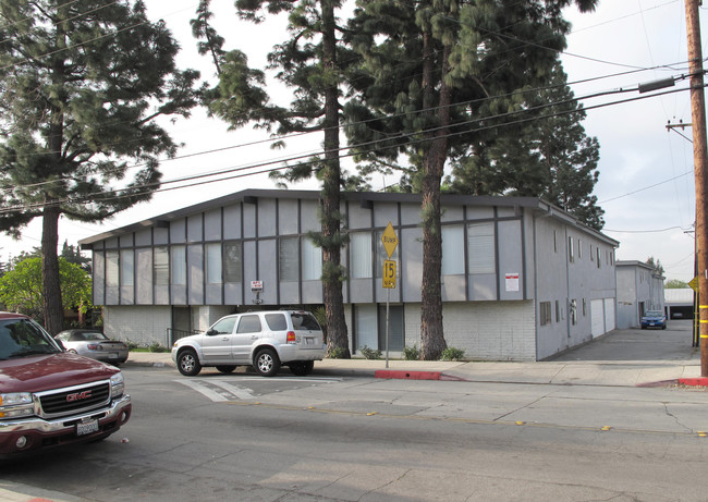 Orange Grove Apartments in Whittier, CA - Foto de edificio - Building Photo