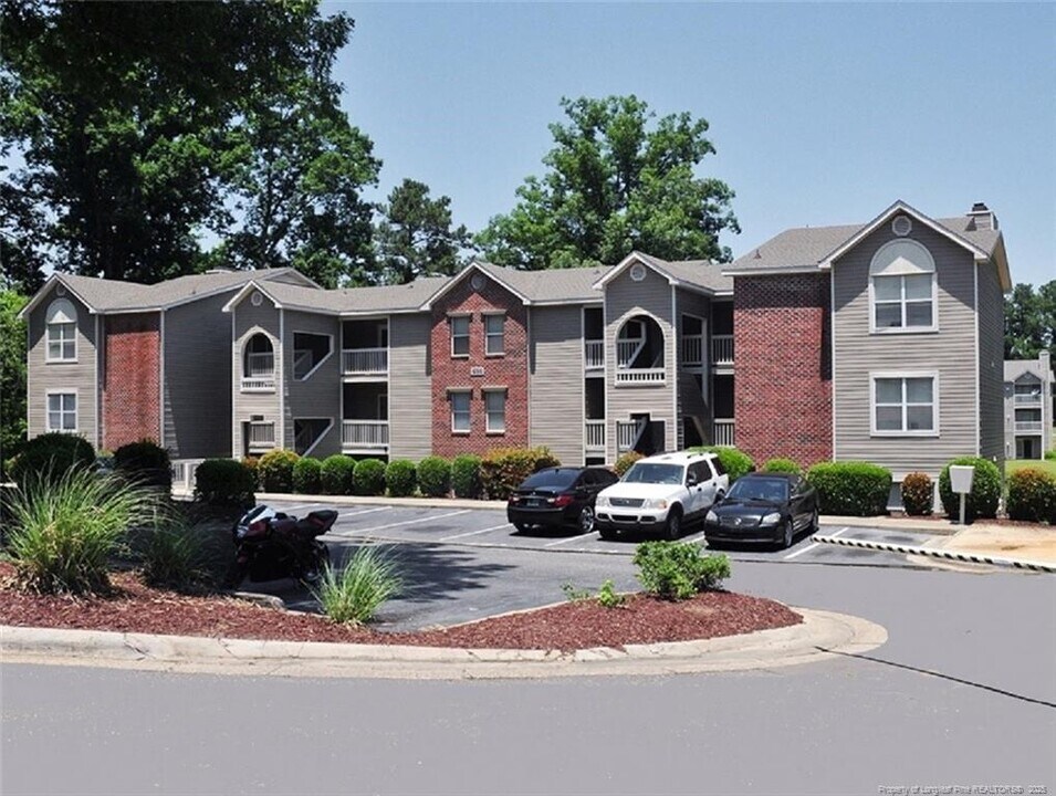 663 Bartons Landing Pl in Fayetteville, NC - Building Photo