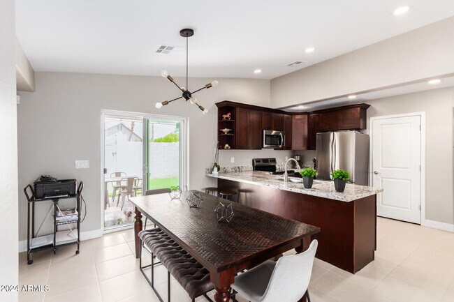 2644 E Sylvia St in Phoenix, AZ - Building Photo - Building Photo