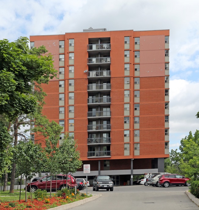 Glen Terrace Apartments in Hamilton, ON - Building Photo - Building Photo