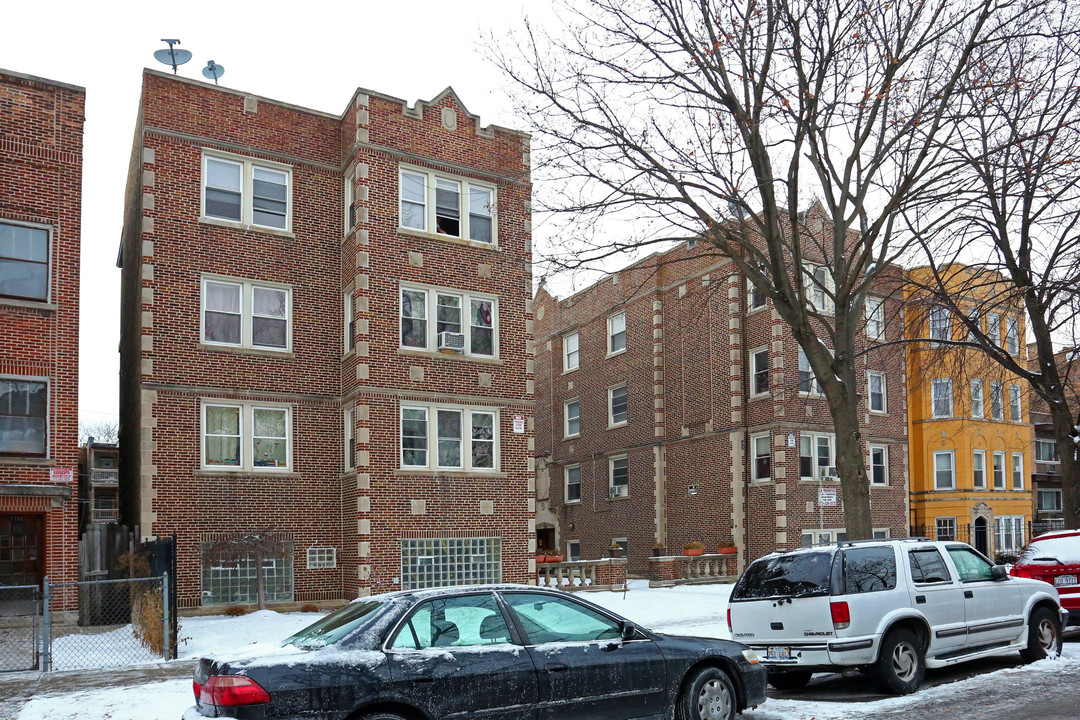 1744 W. Albion Avenue in Chicago, IL - Foto de edificio