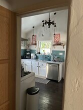 1294 Boynton St, Unit Upper House in Glendale, CA - Foto de edificio - Building Photo