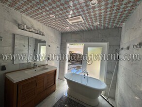 2421 California Ave in Santa Monica, CA - Building Photo - Building Photo