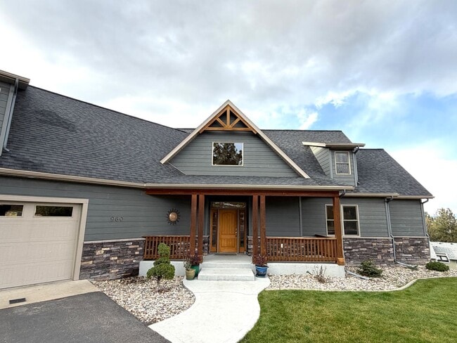 property at 960 Strawberry Dr