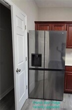 1342 Thornborough Dr in Alpharetta, GA - Foto de edificio - Building Photo