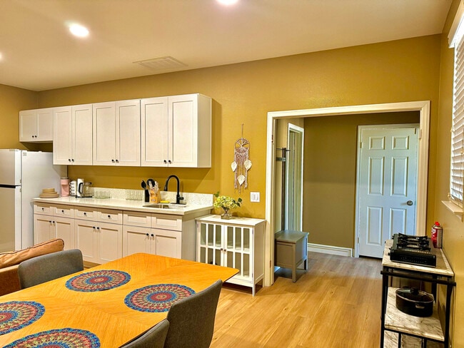 6805 Edinburgh Rd in Corona, CA - Building Photo - Building Photo