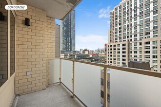 4134 Crescent St in Queens, NY - Building Photo - Building Photo