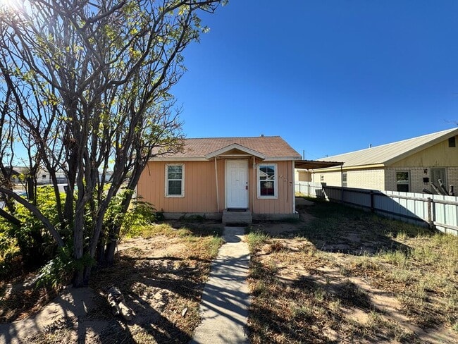 property at 422 S Lincoln Ave