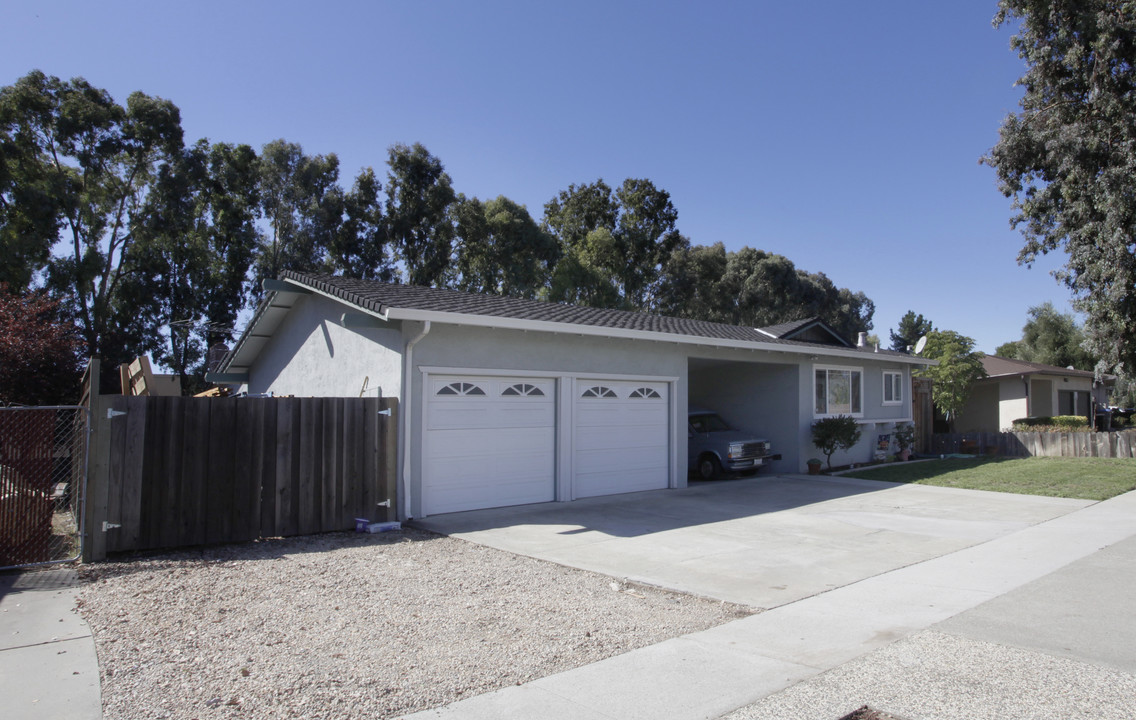 5523-5525 Thornwood Dr in San Jose, CA - Foto de edificio