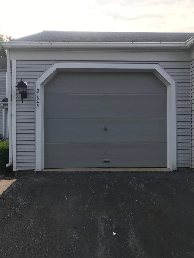 property at 2105 Wexford Rd