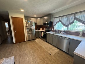 1010 Vale St in Lincoln, NE - Building Photo - Building Photo