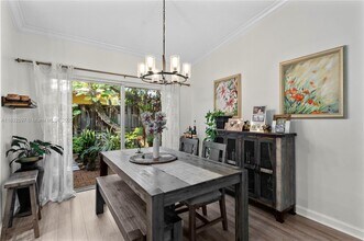 2900 Whitehead St in Miami, FL - Building Photo - Building Photo