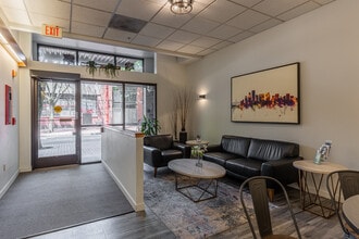 Fifth Avenue Place Apartments in Portland, OR - Building Photo - Interior Photo