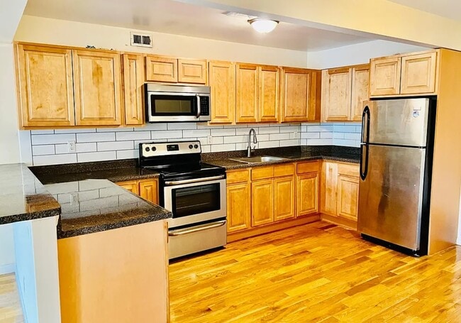 143 Main St, Unit 2D in Ossining, NY - Foto de edificio - Building Photo