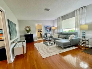 235 Fordham Dr in Lake Worth Beach, FL - Building Photo - Building Photo