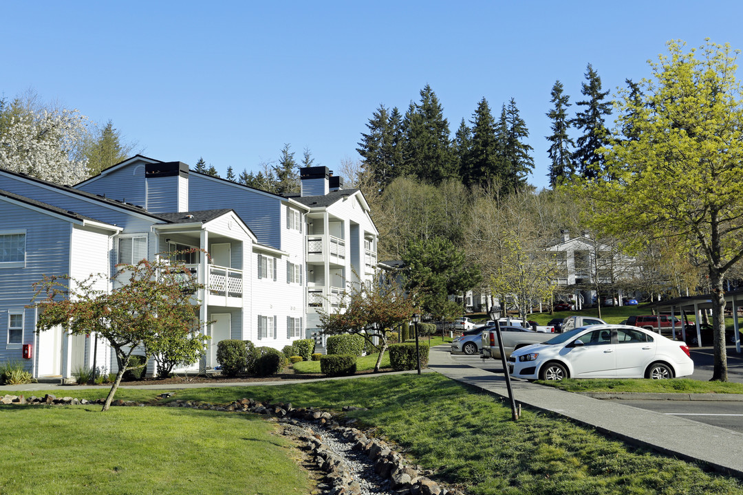 The Signature Apartments & Townhomes in Silverdale, WA - Building Photo