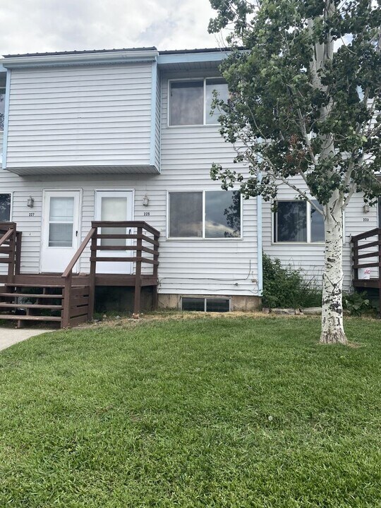 225 W Rio Grande Ave in Gunnison, CO - Building Photo