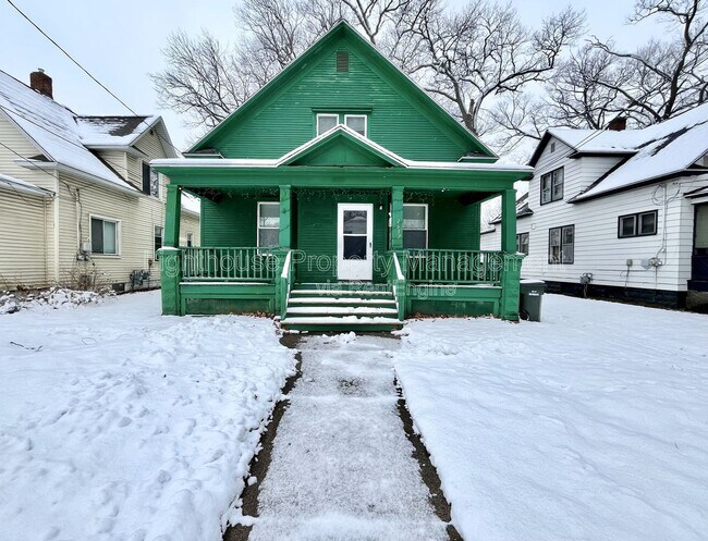 property at 1657 7th St