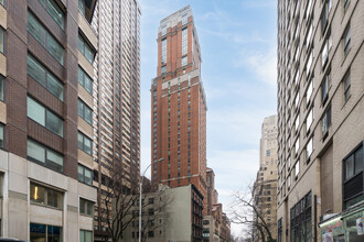 The Park Laurel in New York, NY - Foto de edificio - Building Photo