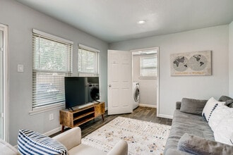 2201 Rosemary Ln, Unit SI ID1314609P in Round Rock, TX - Building Photo - Building Photo