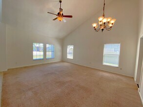 3015 Crested Cir in Orlando, FL - Building Photo - Building Photo